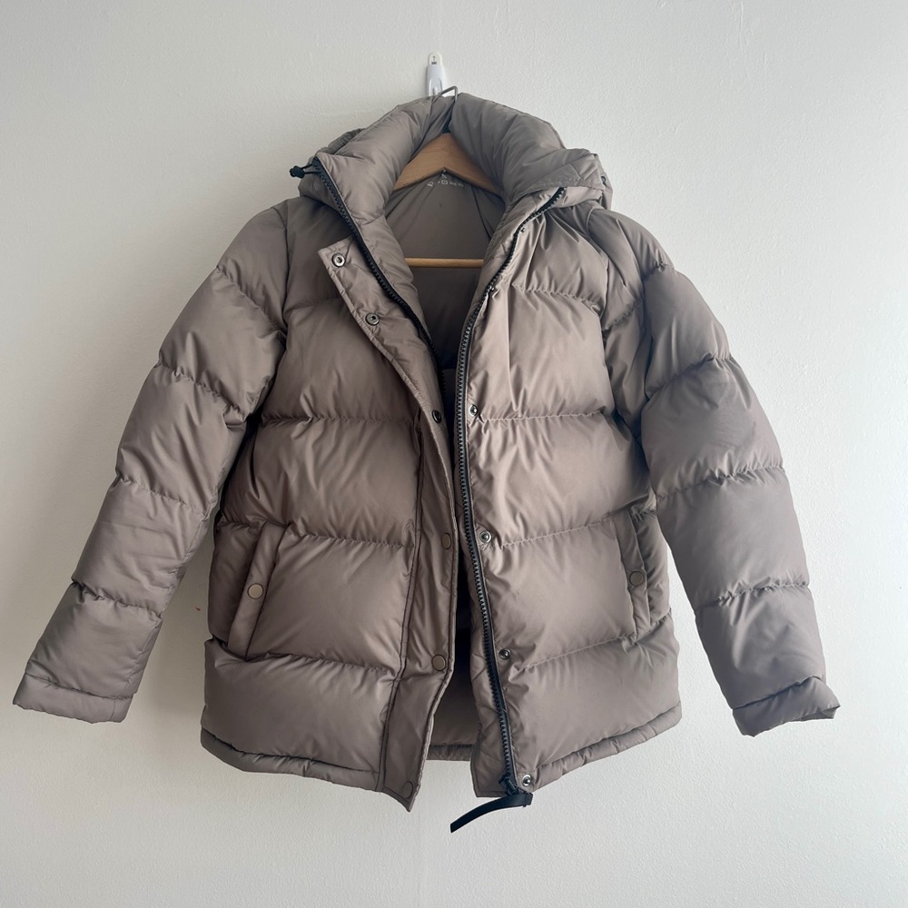 NWOT Taupe Puffer by Quince